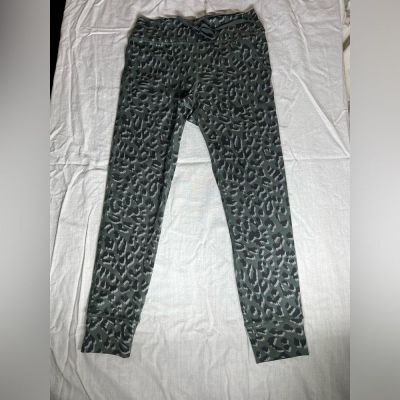 New Aerie Offline leggings sz large. Green, dark gray, light grey leopard print.